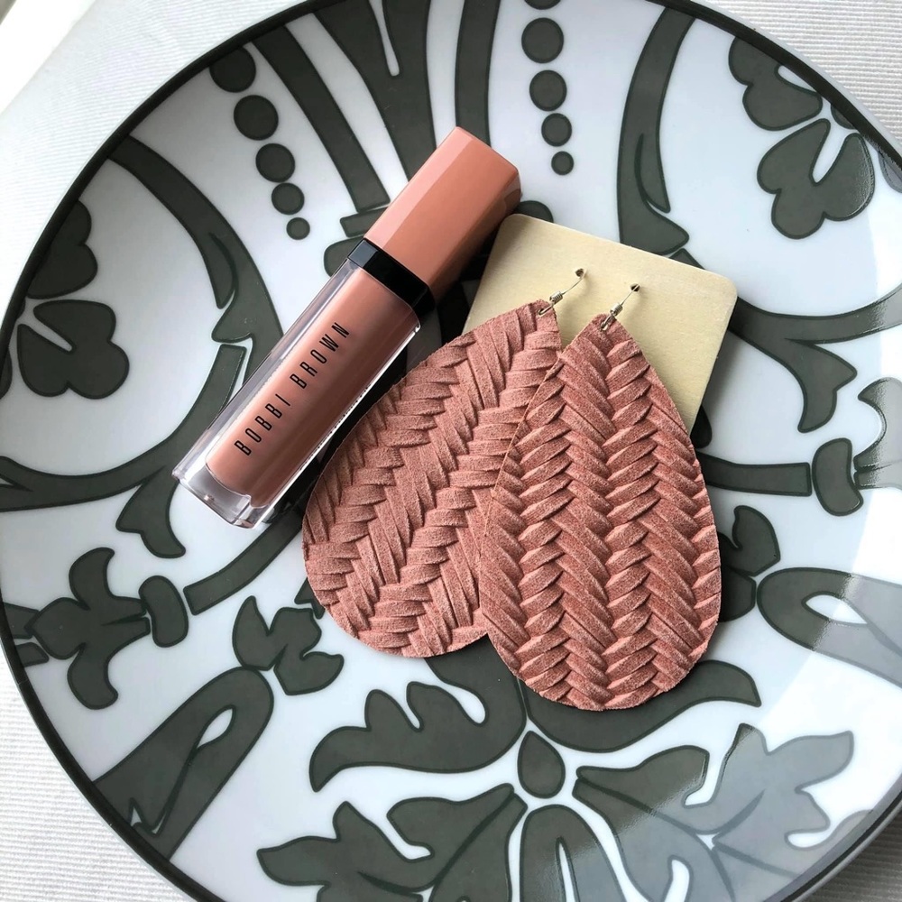 ISO NICKEL AND SUEDE BLUSH KNIT SIZE LARGE